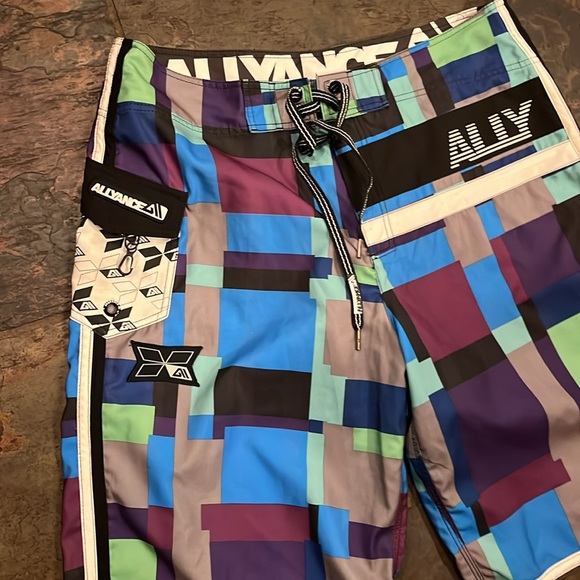 Allyance SWIM TRUNKS LONG board shorts colorful madrascope men’s SZ 36 geometric - Picture 11 of 12